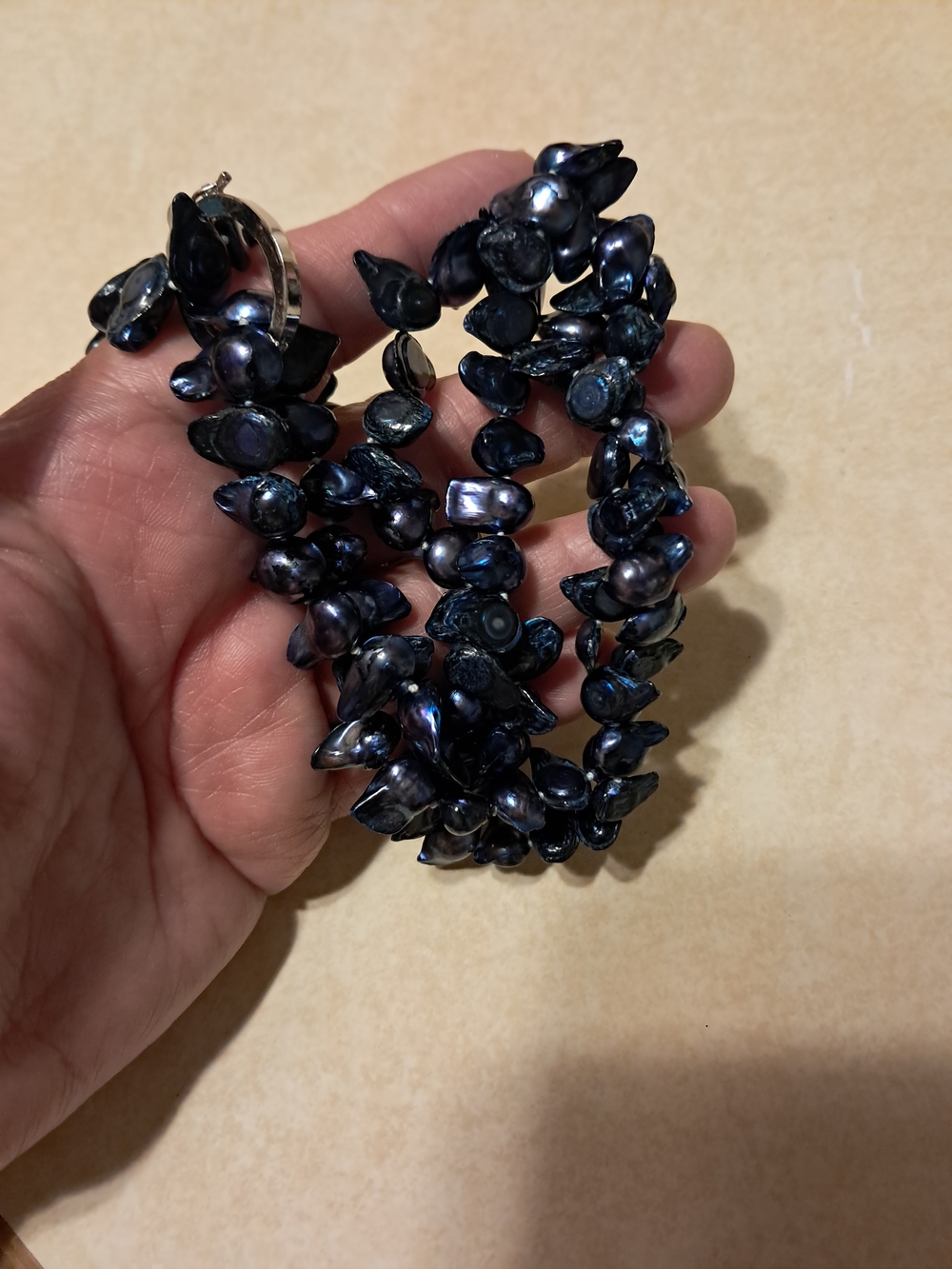 Hand-Strung Black Iridescent Pearl Necklace - Women Jewelry